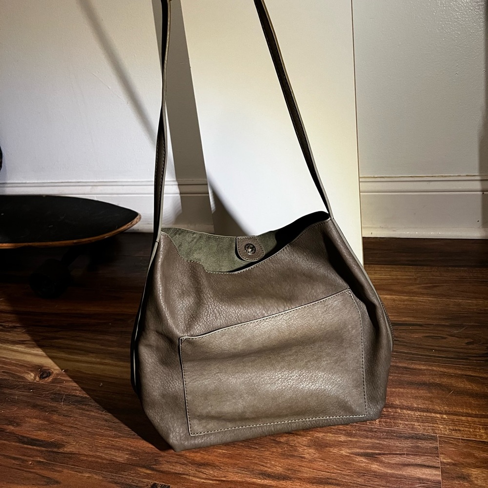 Large shoulder purse, good condition barely used